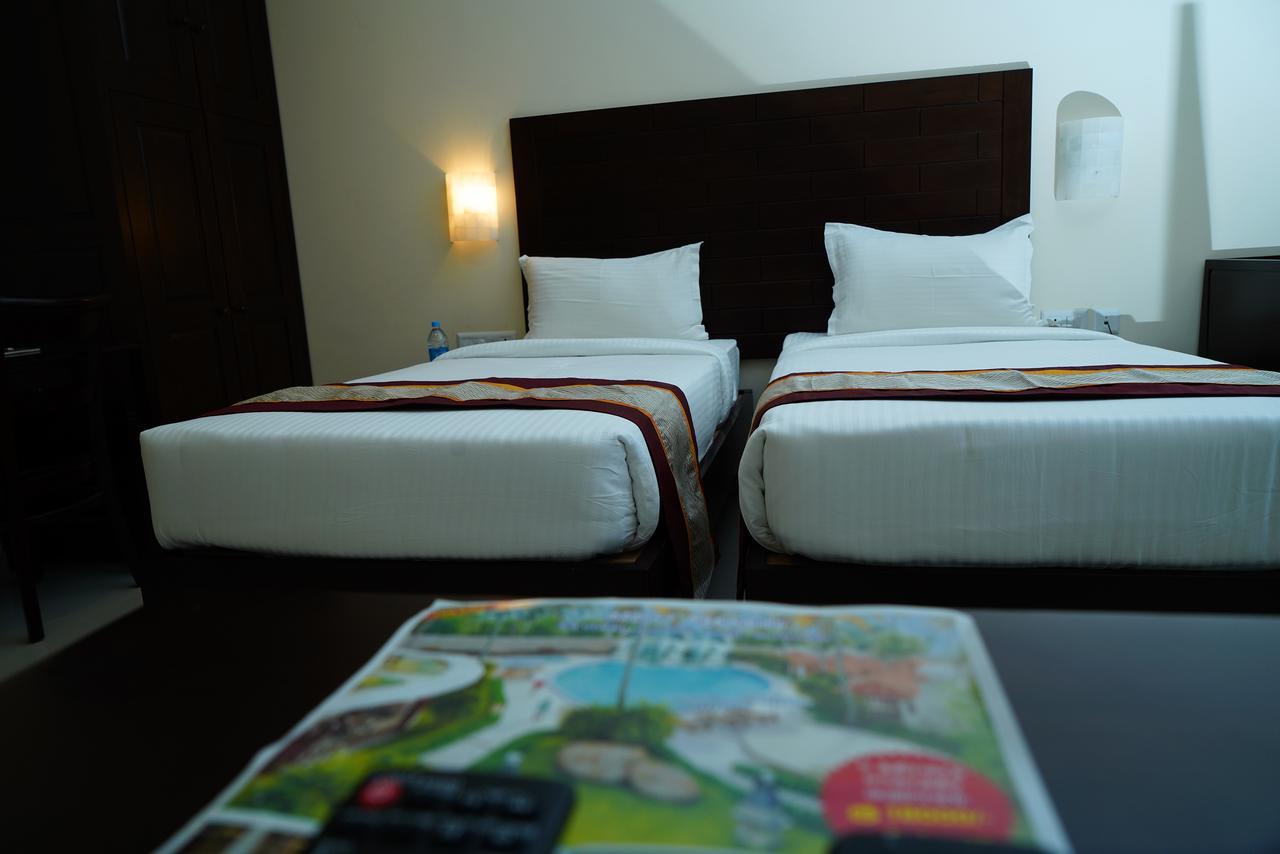 Five Falls Resort Kuttālam Zewnętrze zdjęcie